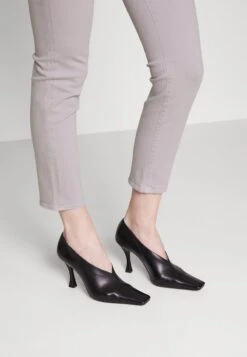 7 For All Mankind ROXANNE ANKLE COLORED STRETCH - Stoffhose - Pink -7 For All Mankind 0734977715654c46af4f342fb70517b9