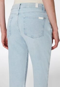 7 For All Mankind Jeans Straight Leg - Light Blue 11 7 For All Mankind Jeans Straight Leg - Light Blue -7 For All Mankind 42e8bc5f4d1844fe915edc7ec7921f9e