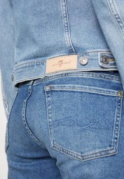 7 For All Mankind MODERN TRUCKER LUXVINLEG - Jeansjacke - Light Blue 11 7 For All Mankind MODERN TRUCKER LUXVINLEG - Jeansjacke - Light Blue -7 For All Mankind e26d8554c58940b9b34143705485fa7e
