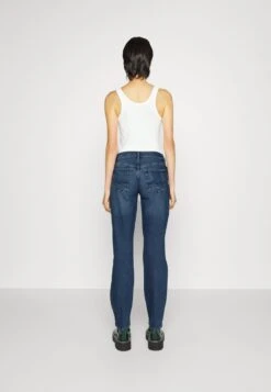 7 For All Mankind ELLIE LUXVINSPO - Jeans Straight Leg - Dark Blue 10 7 For All Mankind ELLIE LUXVINSPO - Jeans Straight Leg - Dark Blue -7 For All Mankind f597aa2c97cf4f74be72508684607192