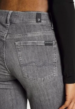 7 For All Mankind THE CROP SOHO - Jeans Straight Leg - Grey -7 For All Mankind f675d264985b4793b97bfb3bce811cbc